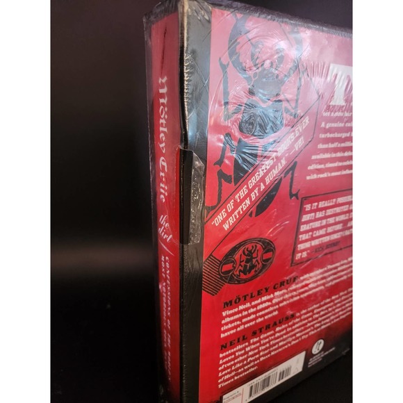 The Dirt Special Anniversary Edition Slipcase Confessions of MOTLEY CRUE - New - Picture 3 of 4